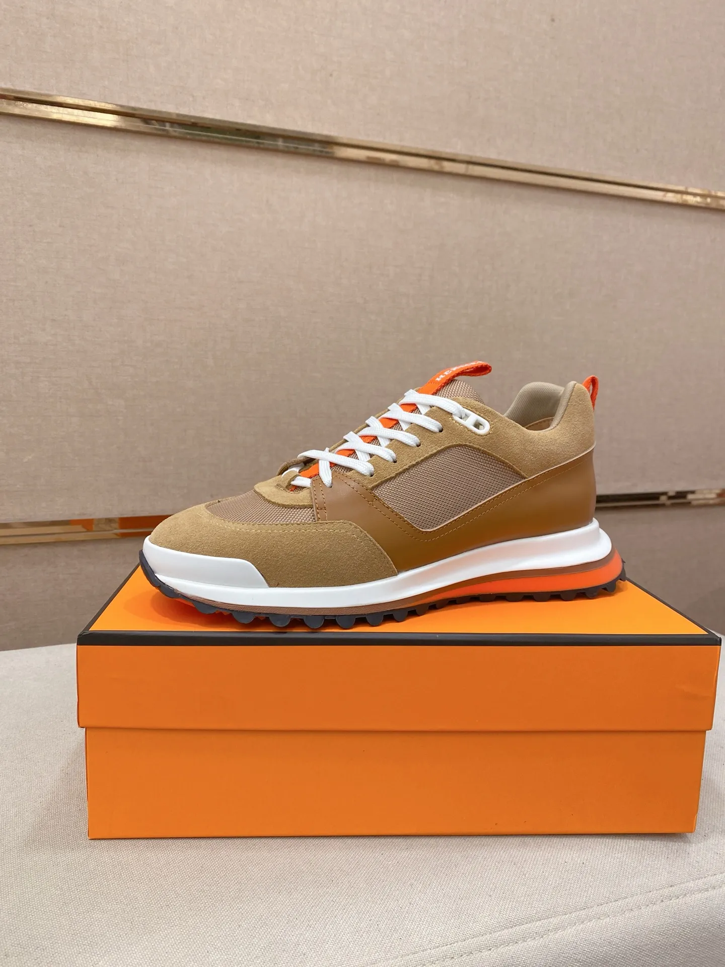 Men's clothing and shoes💰: 520💰《HERMES》【Classic original single version】Hermès; top 🔝purchasing agent🔍🔍men's latest 🇺🇸 counter sales simultaneously, original imported from Italy ▲▲first-layer cowhide ▲▲ (high-end, nobility, class) times) Exquisite workmanship (Italian 🇮🇹Imported water-dyed 🐂cowhide lining) sole: Original sole provided by the original factory, ⚠️exclusive double-layer activity·TPR·rubber·combined molded outsole; super comfortable·wear-resistant·non-slip·environmental protection The real thing is more beautiful if you take the real thing (high quality, follow the order), you can enter and exit the counter at will * Number of yards: 38·39·40·41·42·43·44# (can be customized 45.)